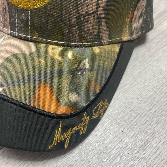 Bushnell “magnify life”camo strap back hat - Picture 3 of 7